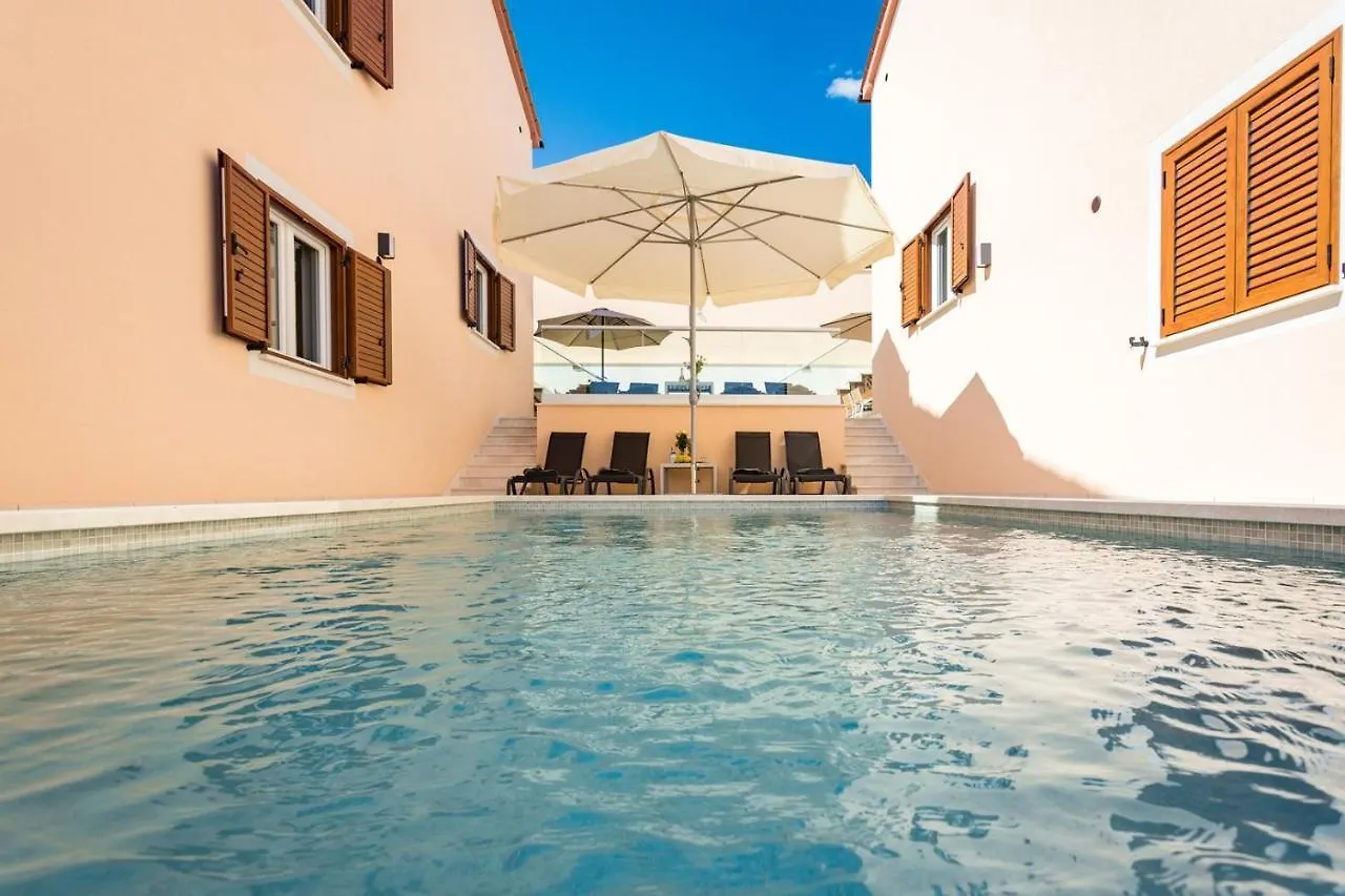 Bella Vista Apartments Peruški 0*,