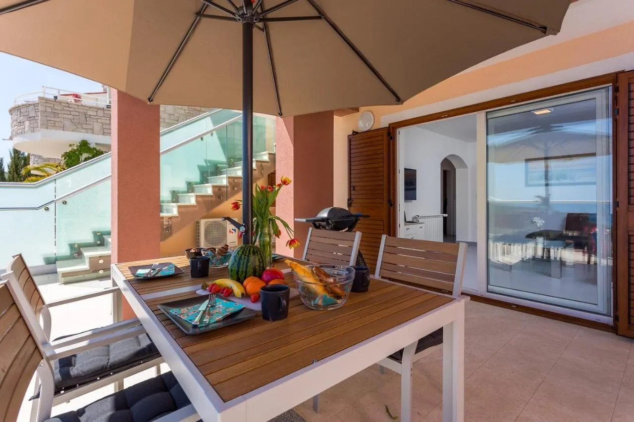 Πανσιόν Bella Vista Apartments Peruški