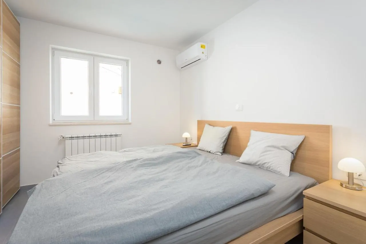 Bella Vista Apartments Peruški 0*,