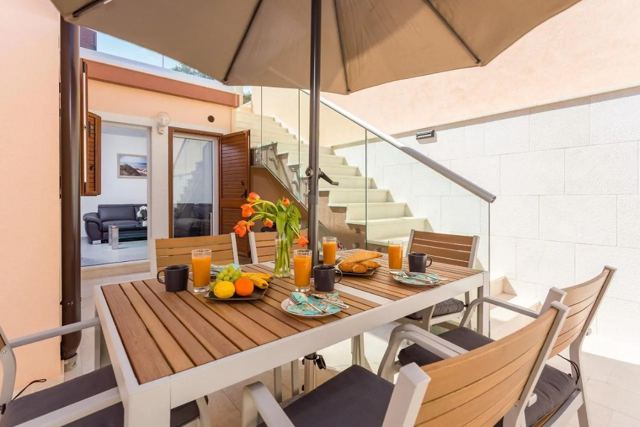 Bella Vista Apartments Peruški Πανσιόν